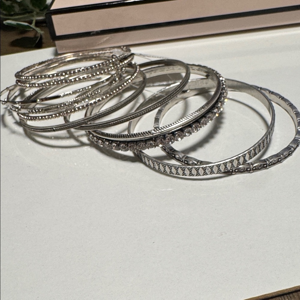 Chico’s Silver Tone Stackable Bangle Bracelet Set… - image 6